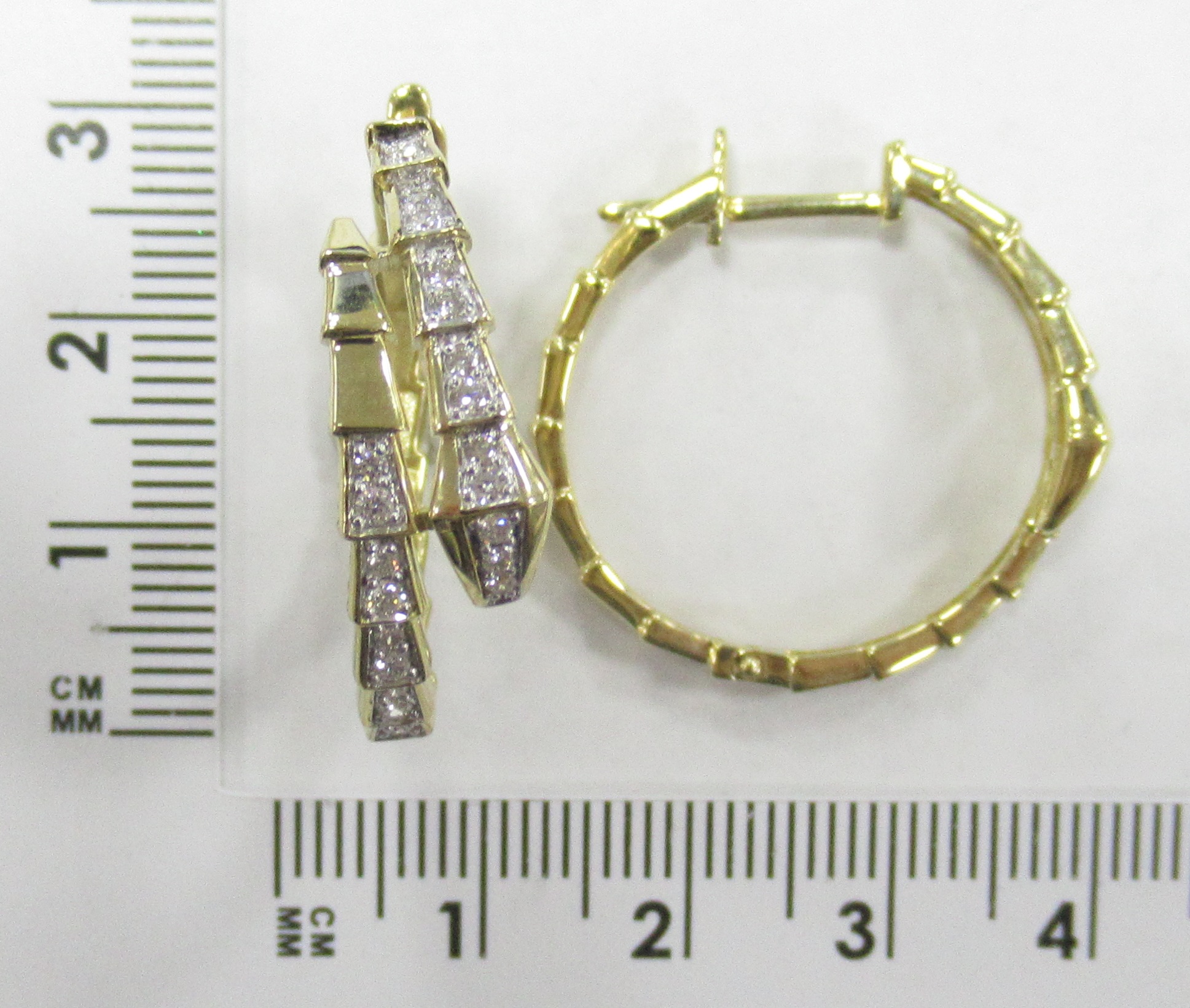 Серьги-конго из желтого золота с бриллиантами "Змеи"